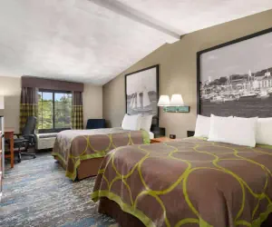 Photo 4 - Super 8 by Wyndham West Greenwich/Providence