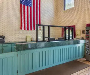 Photo 4 - Econo Lodge