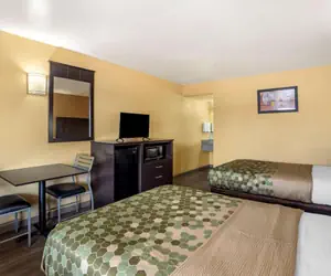 Photo 5 - Econo Lodge Easton Route 50