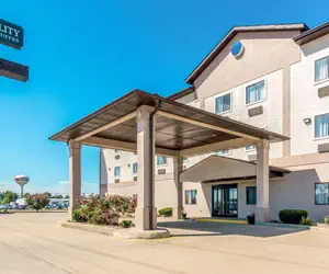 Photo 2 - Quality Inn & Suites Salem near I-57