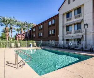 Photo 5 - Red Roof Inn PLUS+ Tempe - Phoenix Airport