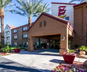 Photo 2 - Red Roof Inn PLUS+ Tempe - Phoenix Airport