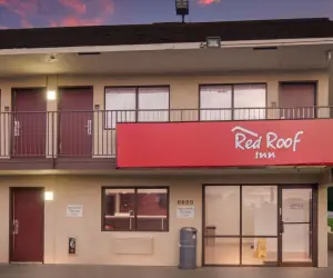 Photo 5 - Red Roof Inn Fort Worth South