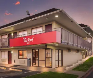 Photo 4 - Red Roof Inn Fort Worth South