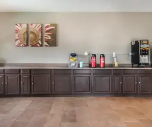 Photo 5 - Red Roof Inn Fort Worth - Saginaw