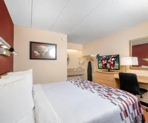 Photo 4 - Red Roof Inn Mystic New London