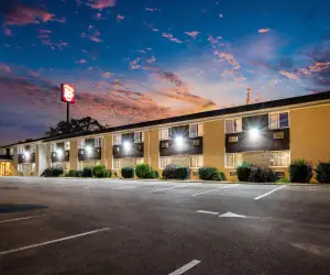 Photo 5 - Red Roof Inn Dry Ridge