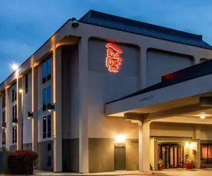 Photo 2 - Red Roof Inn Meriden