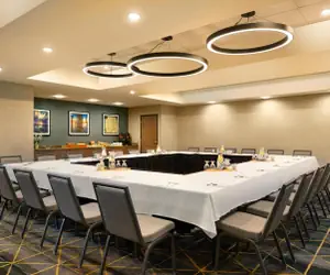 Photo 2 - Holiday Inn Oakland Airport, an IHG Hotel