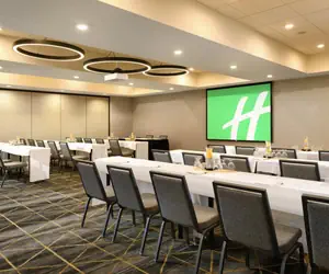 Photo 4 - Holiday Inn Oakland Airport, an IHG Hotel