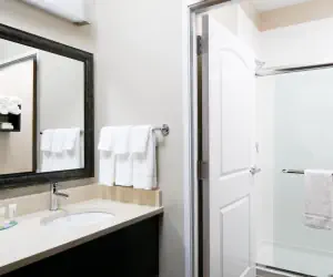 Photo 3 - Staybridge Suites Des Moines Downtown, an IHG Hotel