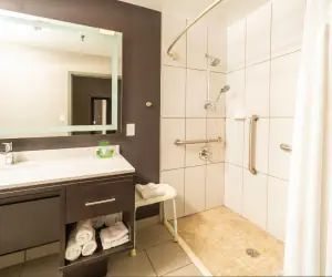 Photo 4 - Holiday Inn Louisville East - Hurstbourne, an IHG Hotel