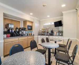 Photo 4 - Americas Best Value Inn New Braunfels