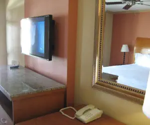 Photo 5 - Americas Best Value Inn - Porterville