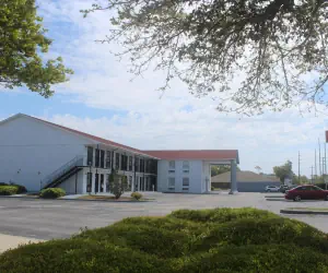 Photo 3 - Econo Lodge Crystal Coast