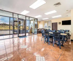 Photo 5 - Econo Lodge Inn & Suites