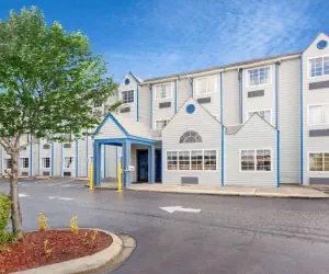 Photo 2 - Microtel Inn & Suites by Wyndham Matthews/Charlotte