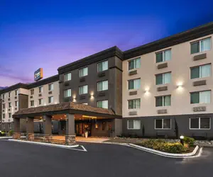 Photo 3 - Comfort Inn & Suites Vancouver Downtown City Center