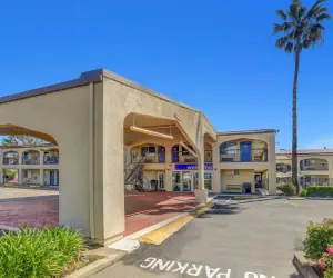 Photo 2 - Motel 6-Lodi, CA