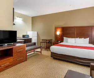 Photo 4 - Comfort Suites Eugene