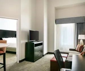 Photo 5 - Staybridge Suites Des Moines Downtown, an IHG Hotel