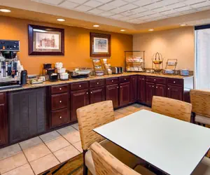 Photo 3 - Best Western Thunderbird Motel