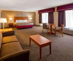 Photo 2 - Best Western Thunderbird Motel