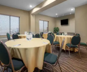 Photo 2 - AmericInn by Wyndham Rochester