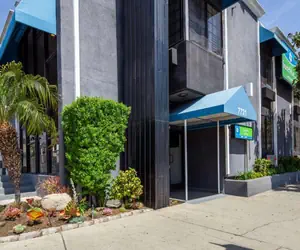 Photo 5 - SureStay Hotel by Best Western Beverly Hills West LA