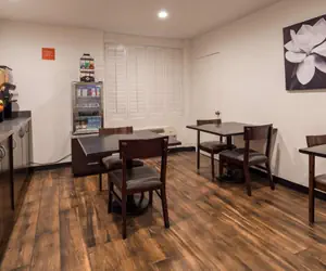 Photo 3 - SureStay Hotel by Best Western Beverly Hills West LA