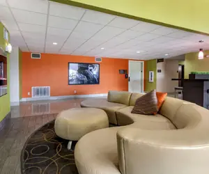 Photo 2 - Comfort Inn & Suites Mansfield