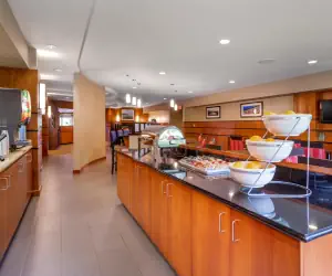 Photo 4 - Comfort Suites North