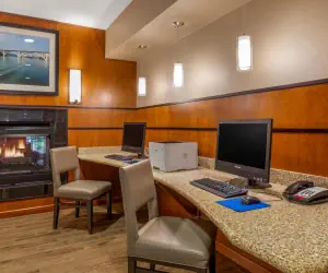 Photo 5 - Comfort Suites North