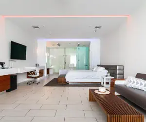 Photo 4 - Heat Hotel