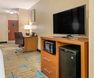 Photo 3 - Comfort Suites near MCAS Beaufort