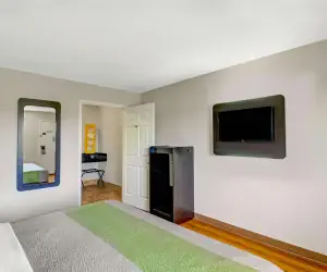 Photo 3 - Motel 6-Charles Town, WV