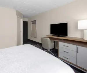 Photo 4 - Holiday Inn Hasbrouck Heights-Meadowlands, an IHG Hotel