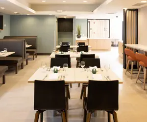 Photo 2 - Holiday Inn Santa Ana-Orange County Airport, an IHG Hotel