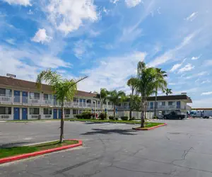 Photo 4 - Motel 6 Lost Hills / Buttonwillow Racetrack