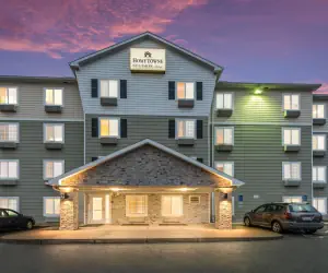 Photo 5 - HomeTowne Studios by Red Roof Columbus