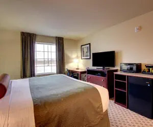 Photo 2 - Cobblestone Inn & Suites - Avoca