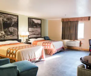 Photo 2 - Super 8 by Wyndham Uniontown PA