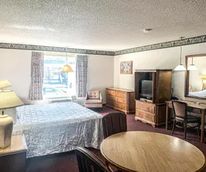 Photo 5 - Econo Lodge Inn & Suites