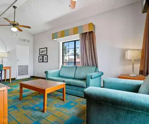 Photo 5 - La Quinta Inn by Wyndham Costa Mesa Orange County