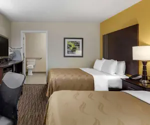 Photo 4 - Quality Inn Seneca US-123