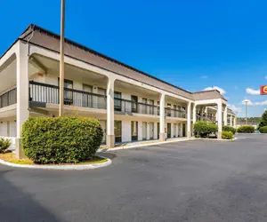 Photo 3 - Clarion Inn