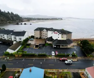 Photo 3 - Siletz Bay Beachfront Hotel by OYO Lincoln City