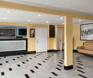 Photo 3 - Super 8 by Wyndham Whites Creek/ Nashville NW Area