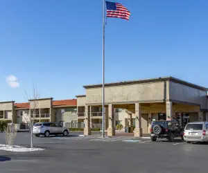 Photo 3 - Best Western PLUS Lake Front Hotel