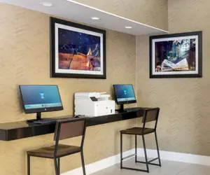 Photo 5 - Best Western Plus Raffles Inn & Suites